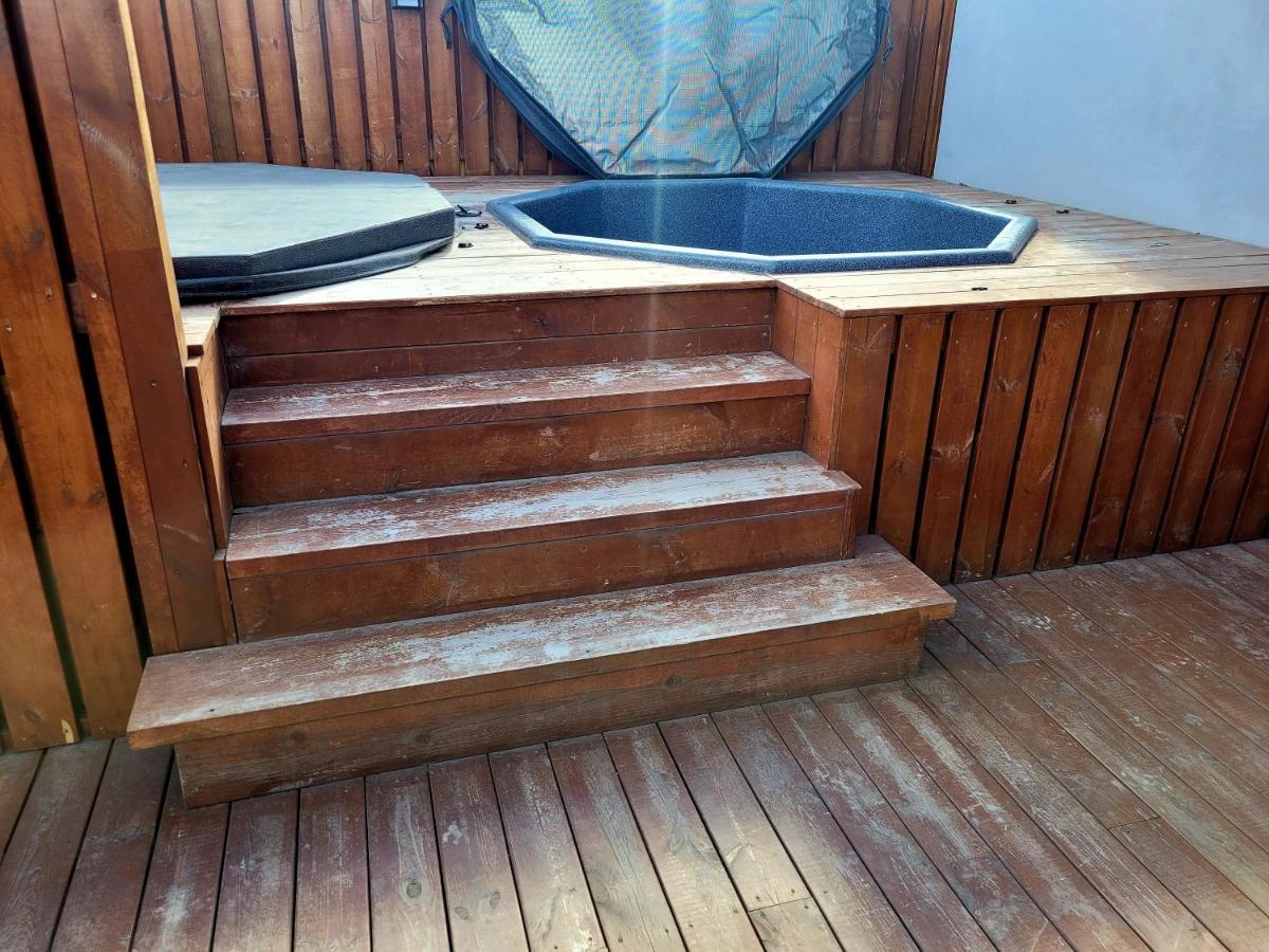 Ak Rentals, With Hot Tubs Акурейри Экстерьер фото